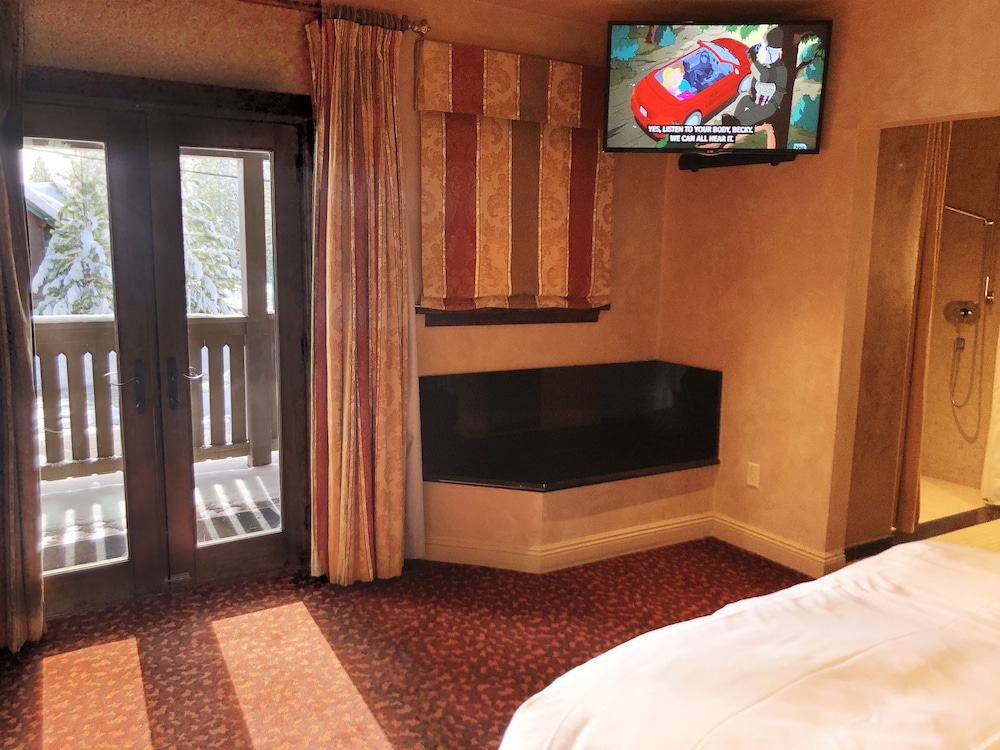 Border House at Crystal Bay Casino 17/26