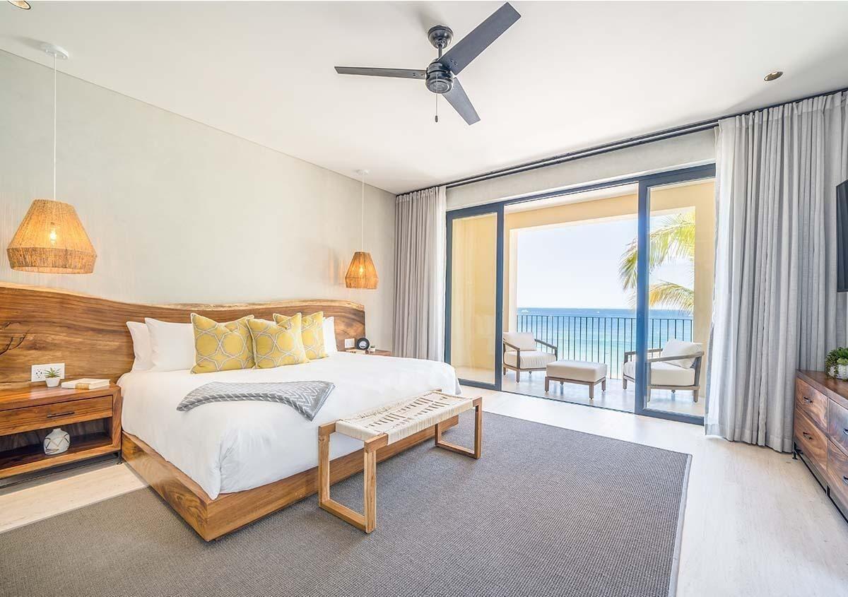 5 Bedrooms, Villa, Beach Front