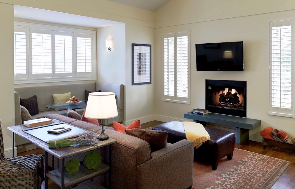 Carmel Valley Ranch 44/76