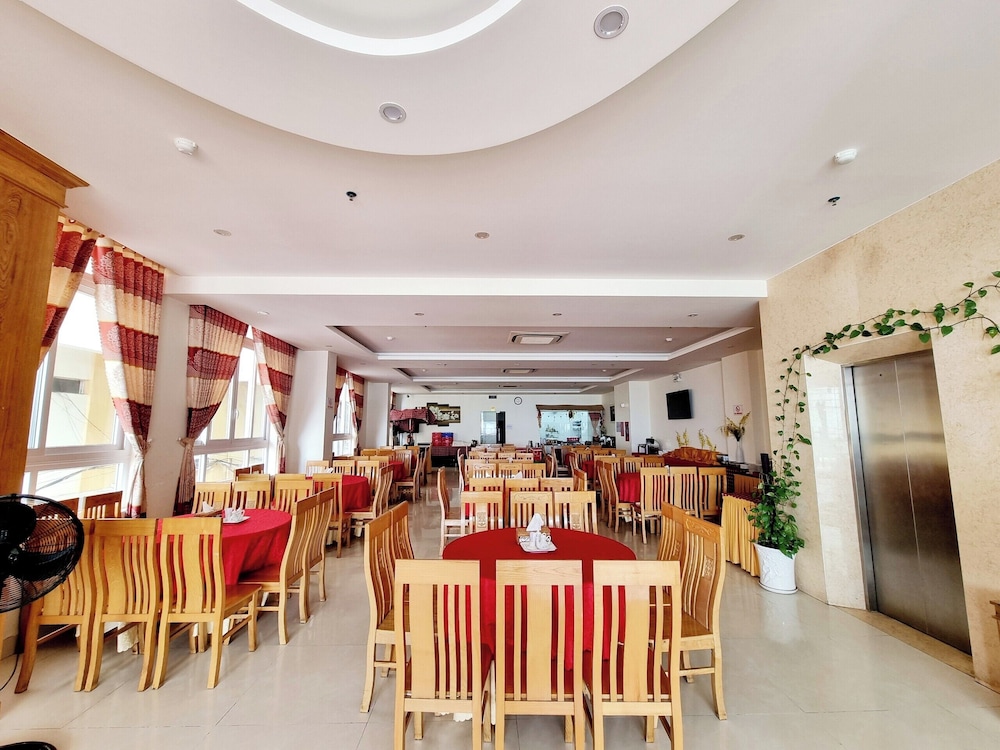 Ngoc Hanh Beach Hotel 56/75