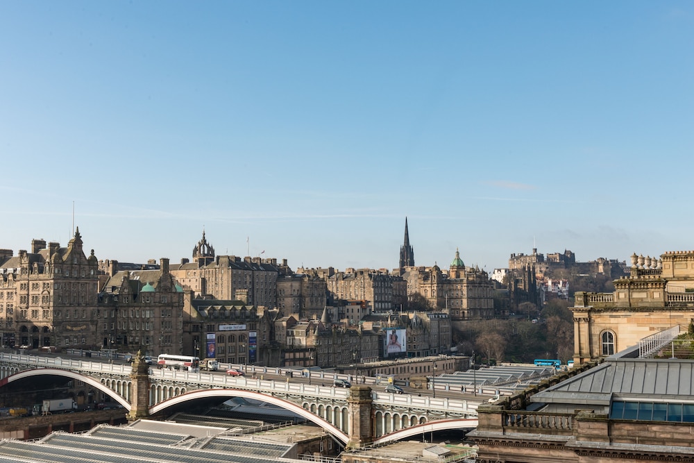 Princes Street Suites Hotel in EDINBURGH