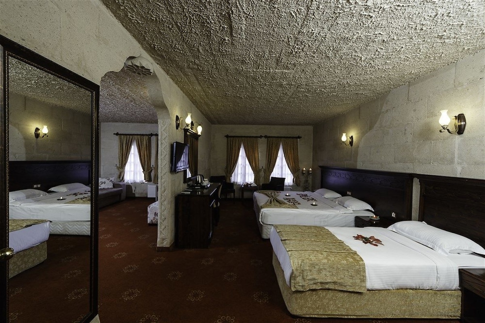 Dilek Kaya Hotel Special Class 40/71