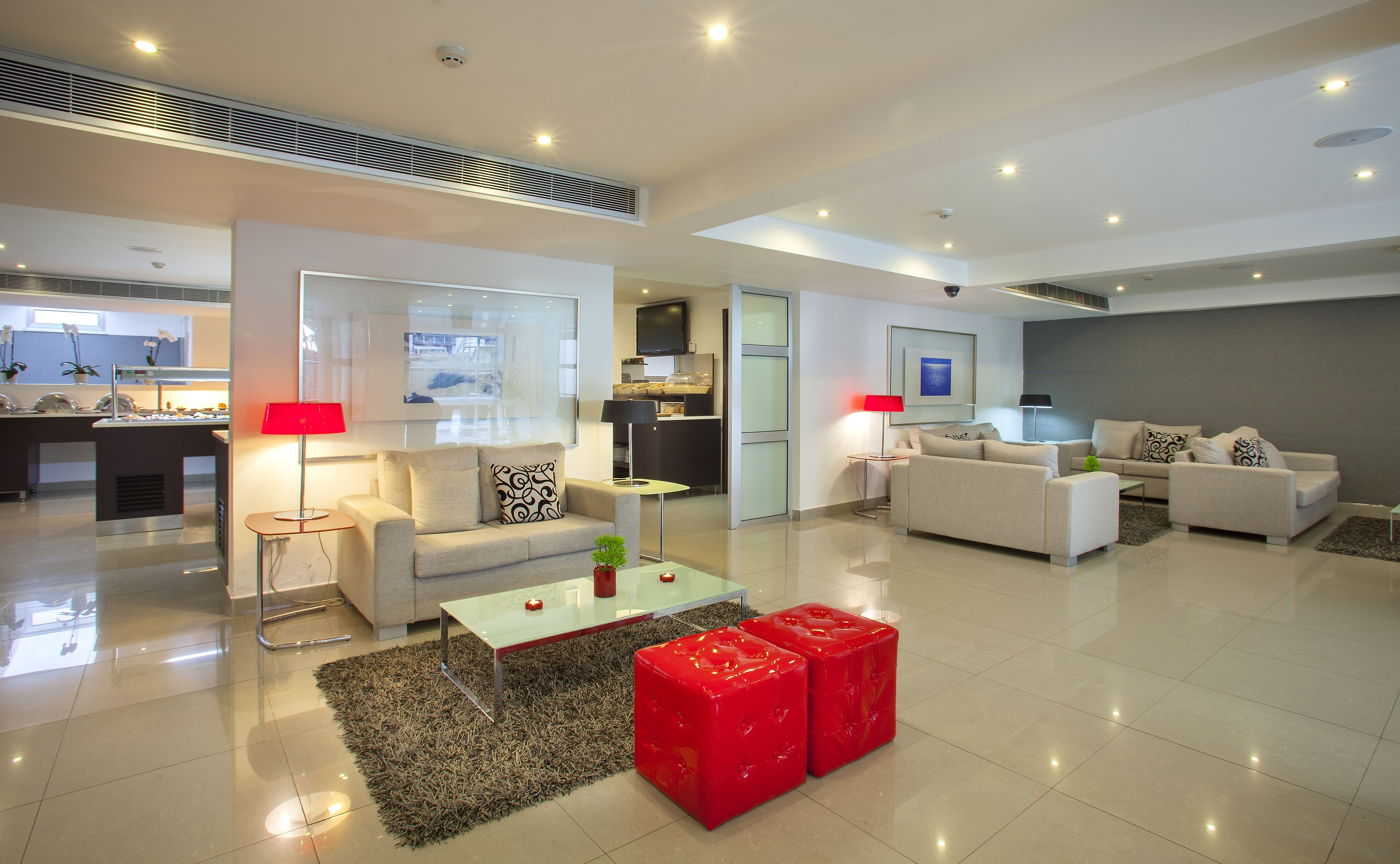 ibis Styles Larnaca Finikoudes Beach 18/32