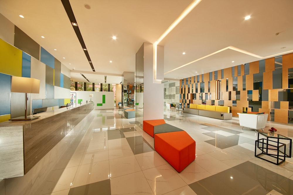 HOLIDAY INN EXPRESS LESHAN CITY SQUARE 9/43