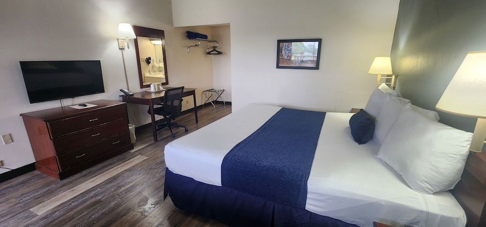 Parkview Inn and Conference Center (ex Econo Lodge) 25/50