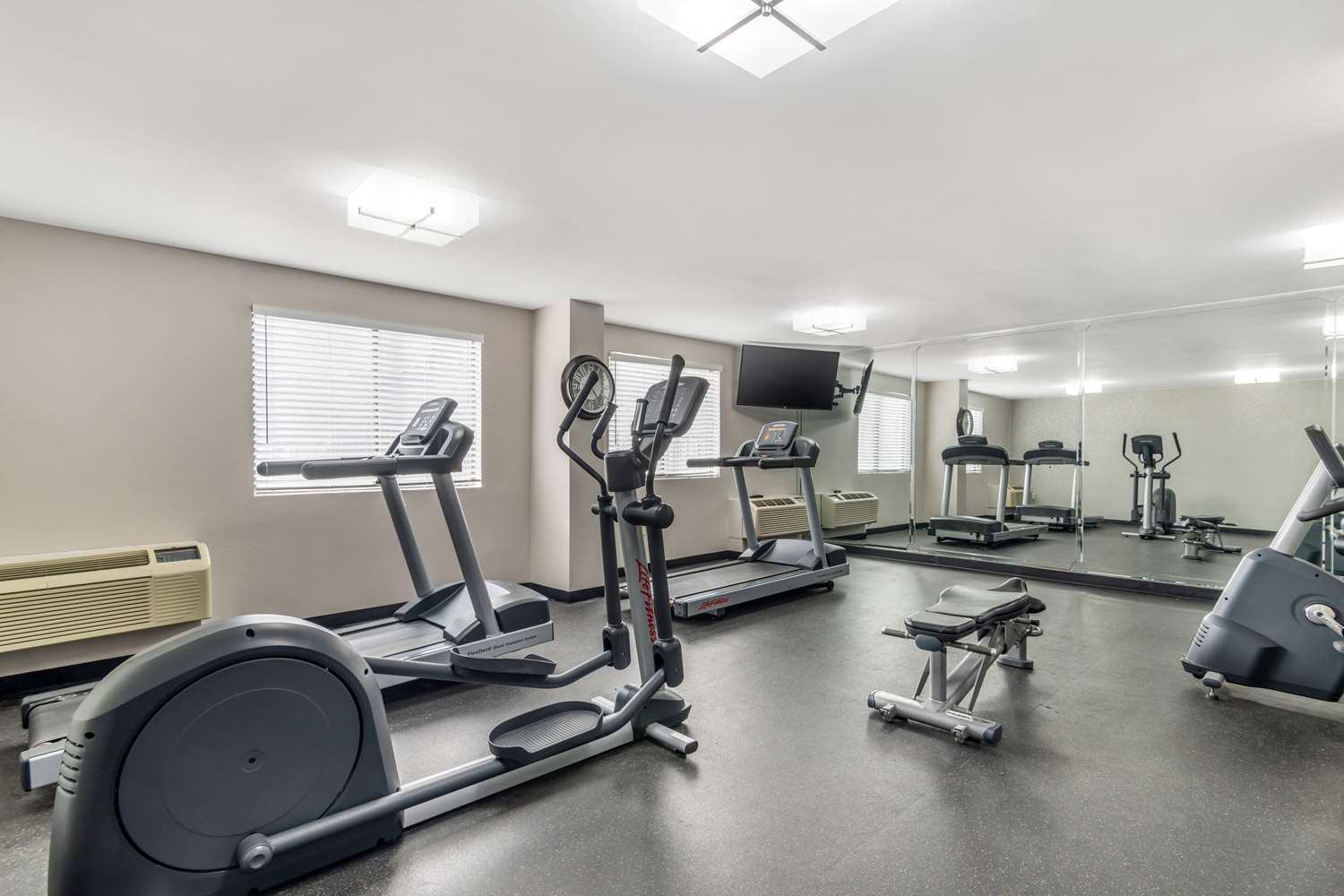 Country Inn and Suites By Radisson Atlanta Airport South GA 20/43