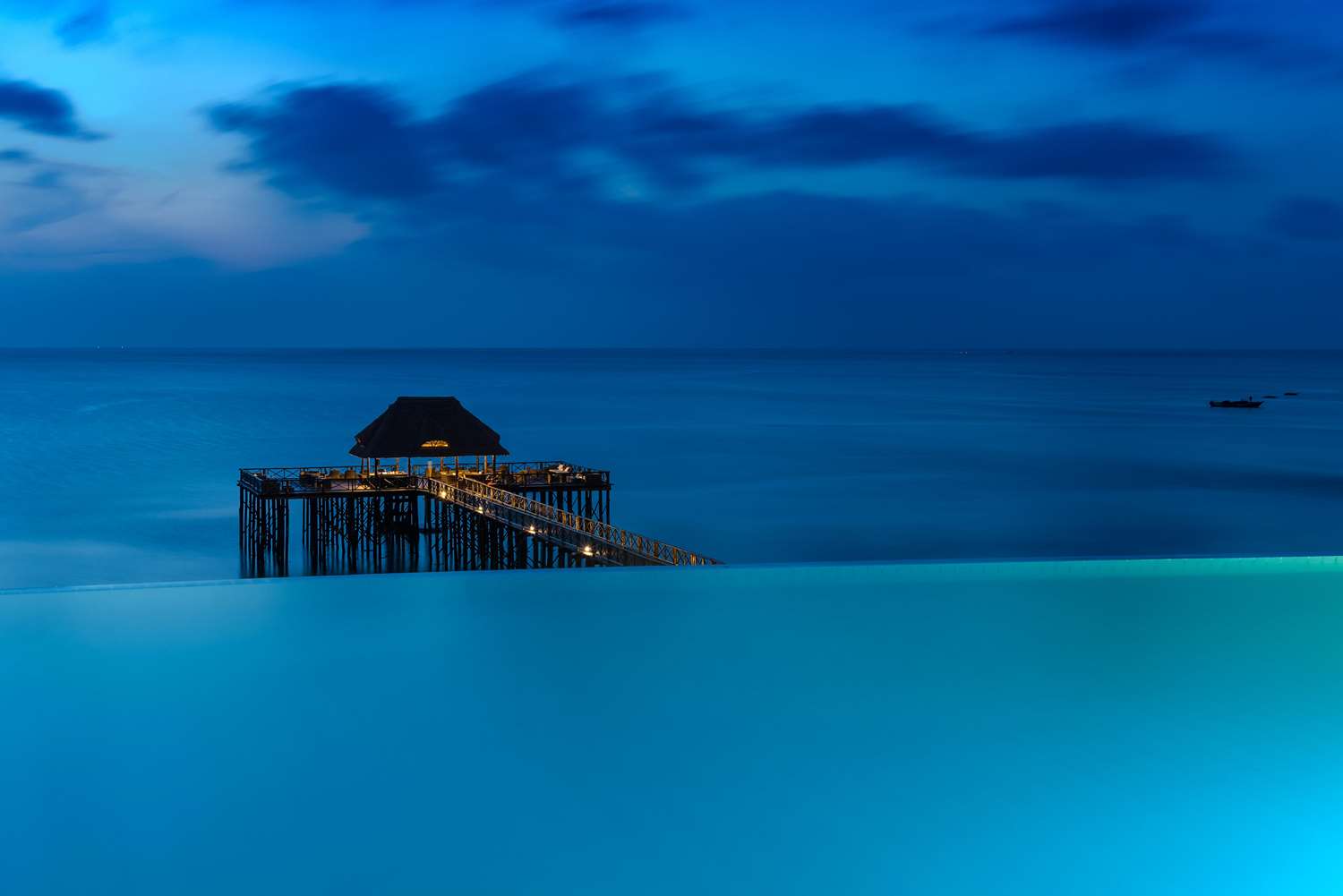 Sea Cliff Resort and Spa Hotel 70/80