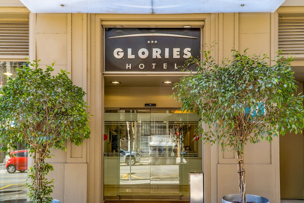 Glories Hotel 2/66