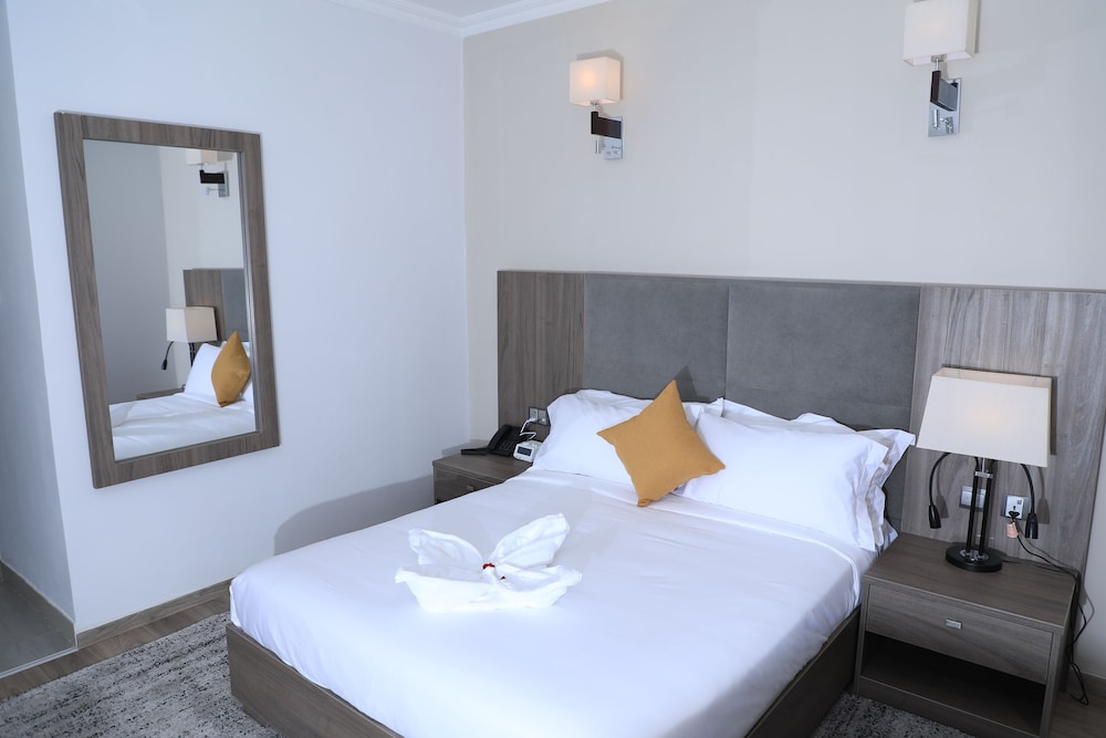 غرفة قياسية بسرير كينج، TH BonRoyal Hotel 4/8