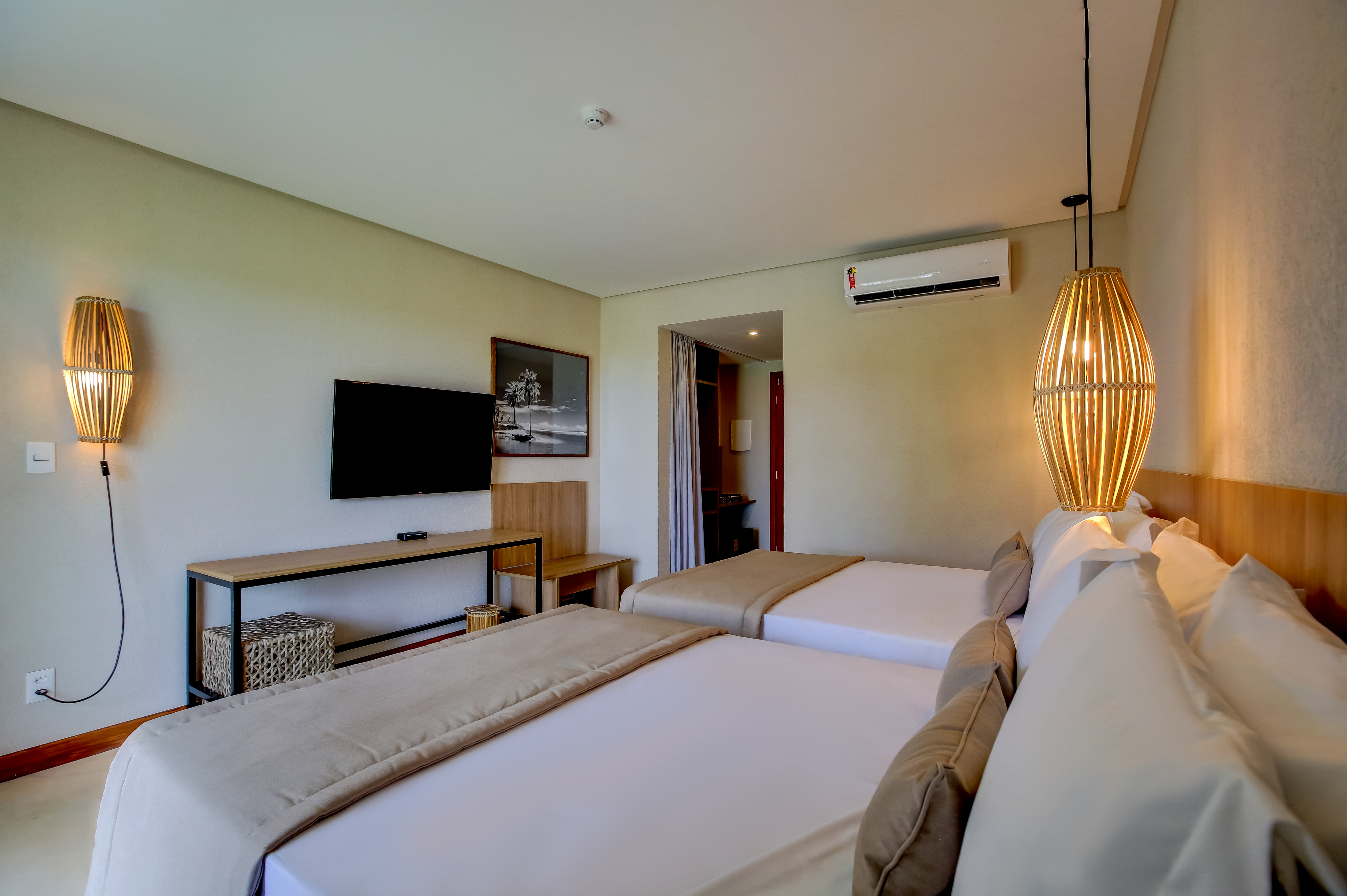 Luxury, Single, 2 Double Beds