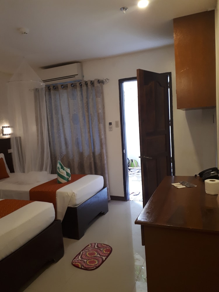 Orange Pearl Beach Resort 60/81