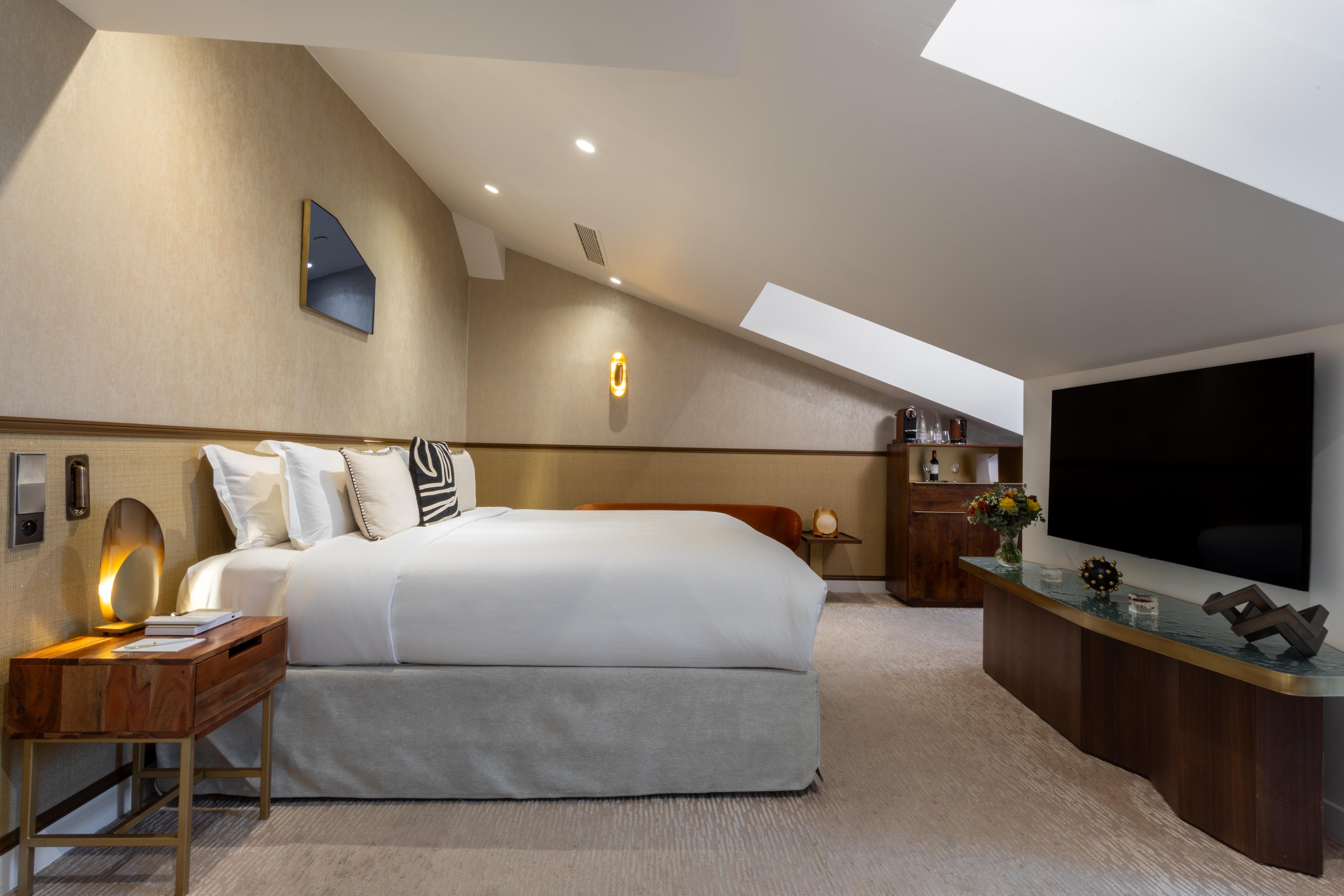 Junior Suite, King Bed, Eiffel View، InterContinental Paris - Champs-Elysees Etoile 3/9
