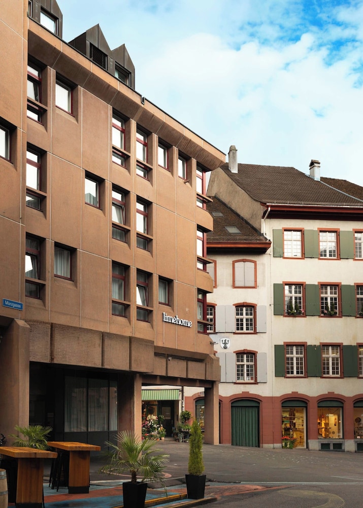 HOTEL BASEL 4/50