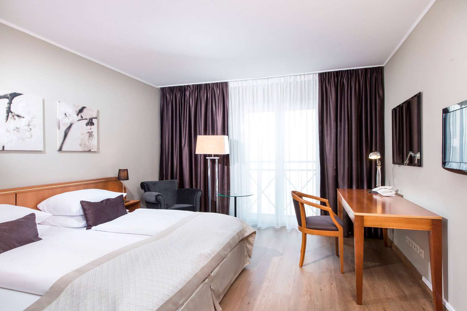 Wyndham Hannover Atrium 3/25