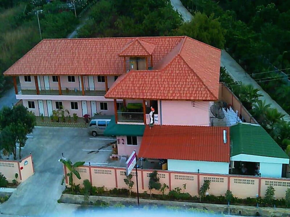 Wattana Hill Resort 25/28