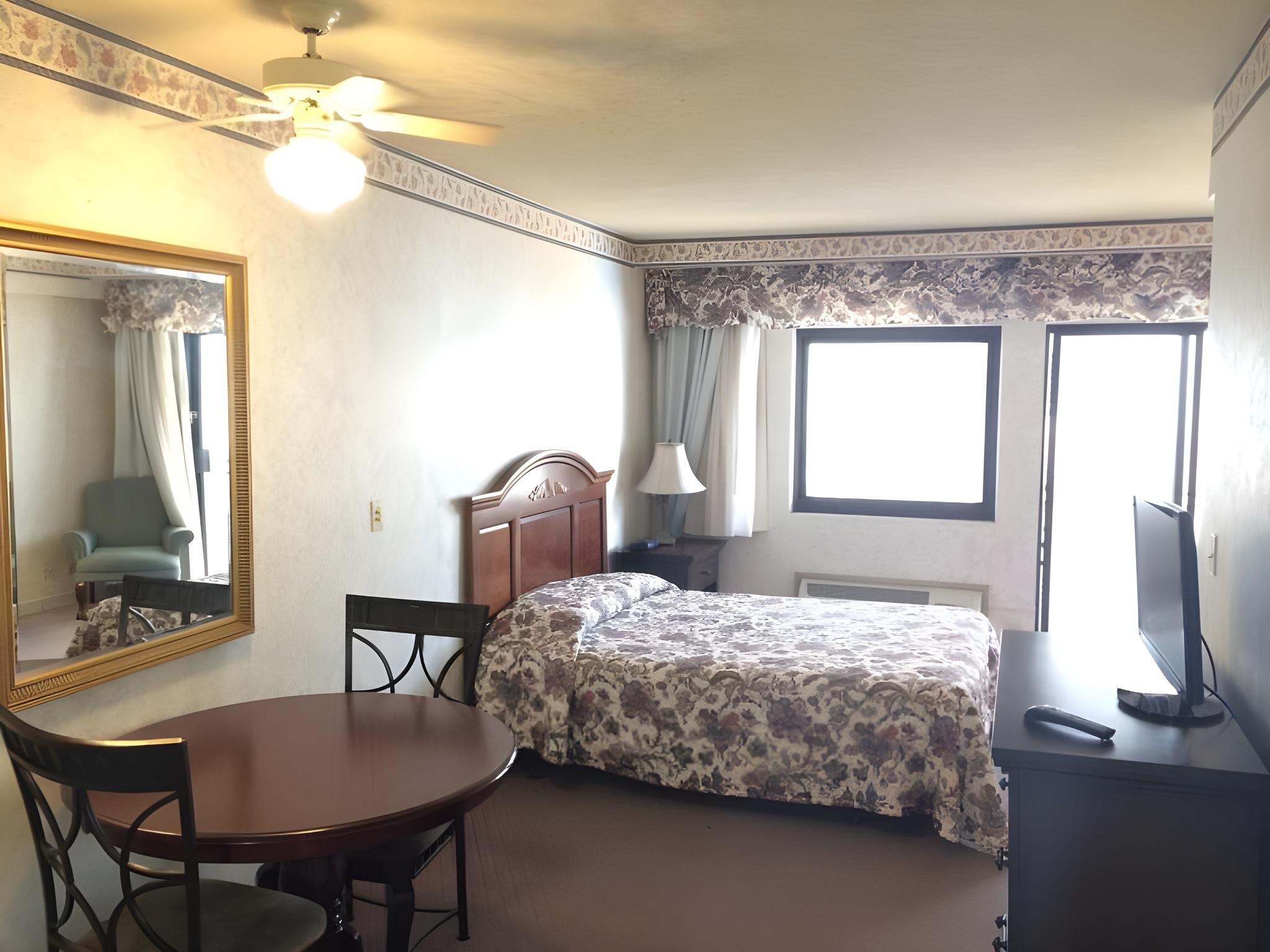 Guam Airport Hotel 6/33