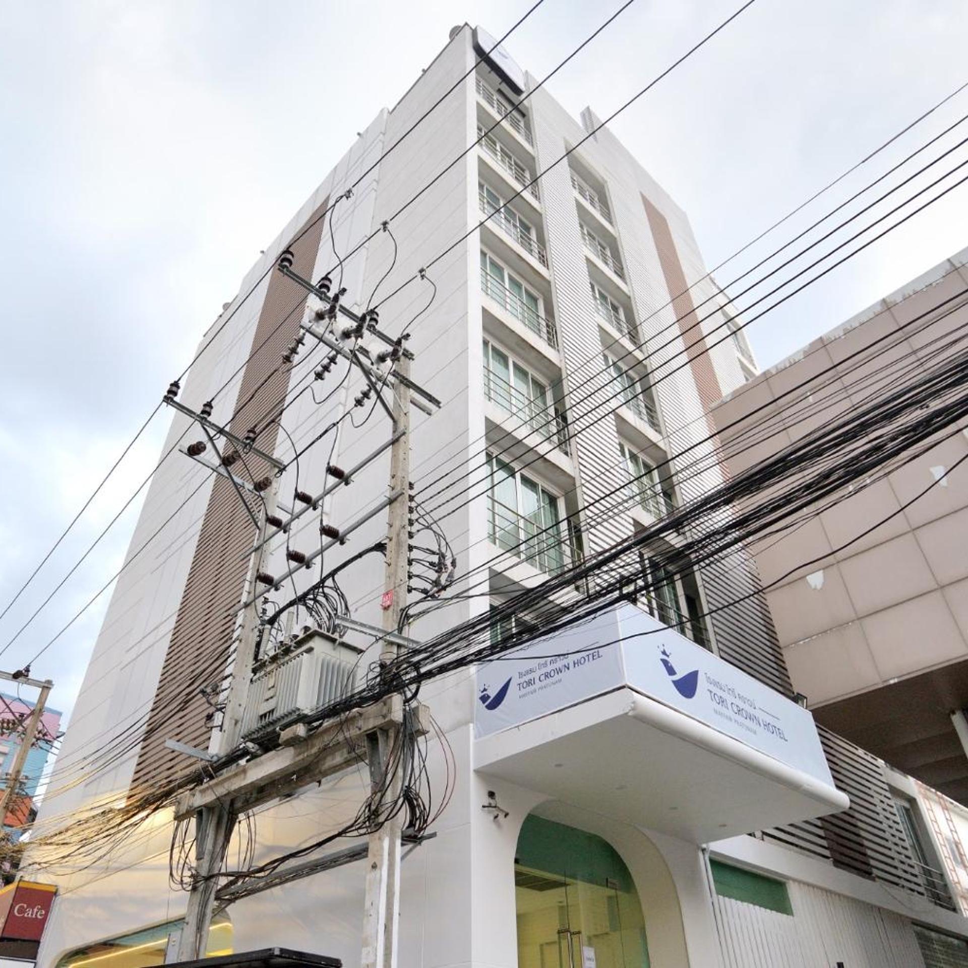 Tori Crown Hotel 3/50