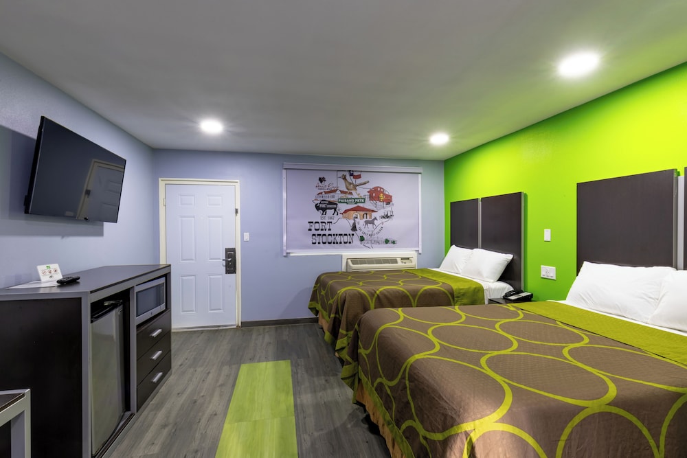 Executive Inn 7/38