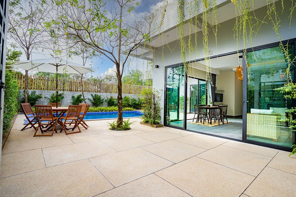 Rainforest Hotel by NSUN 39/50