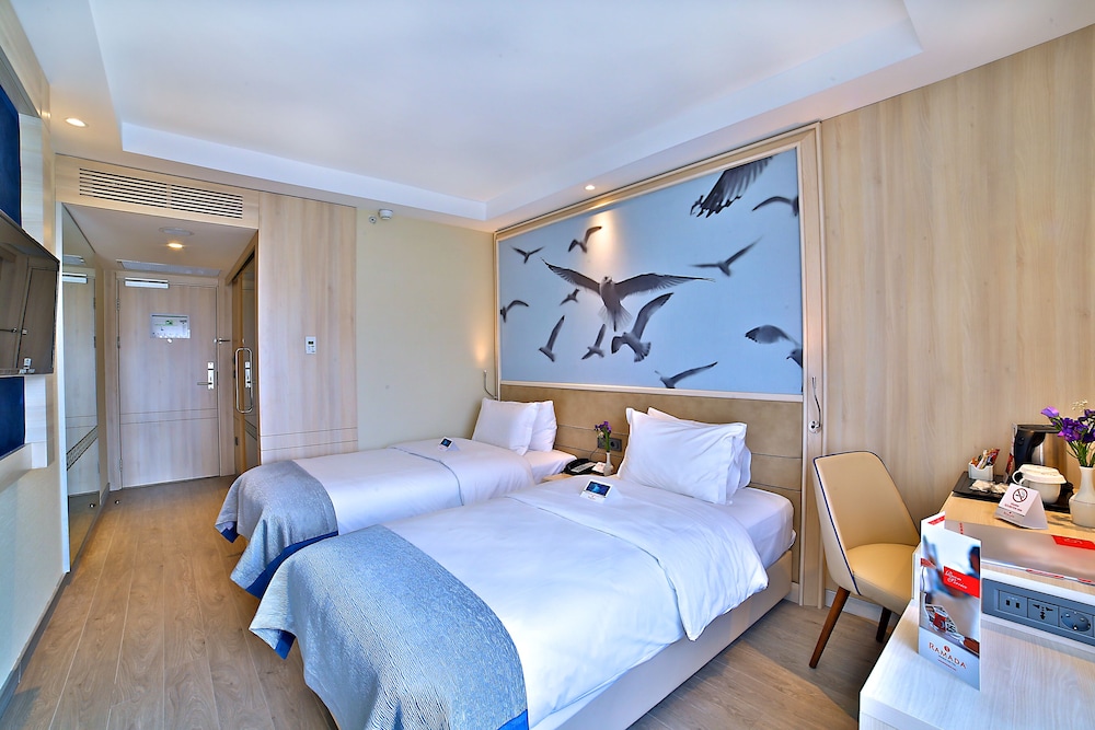 Ramada by Wyndham Istanbul Old City 9/55