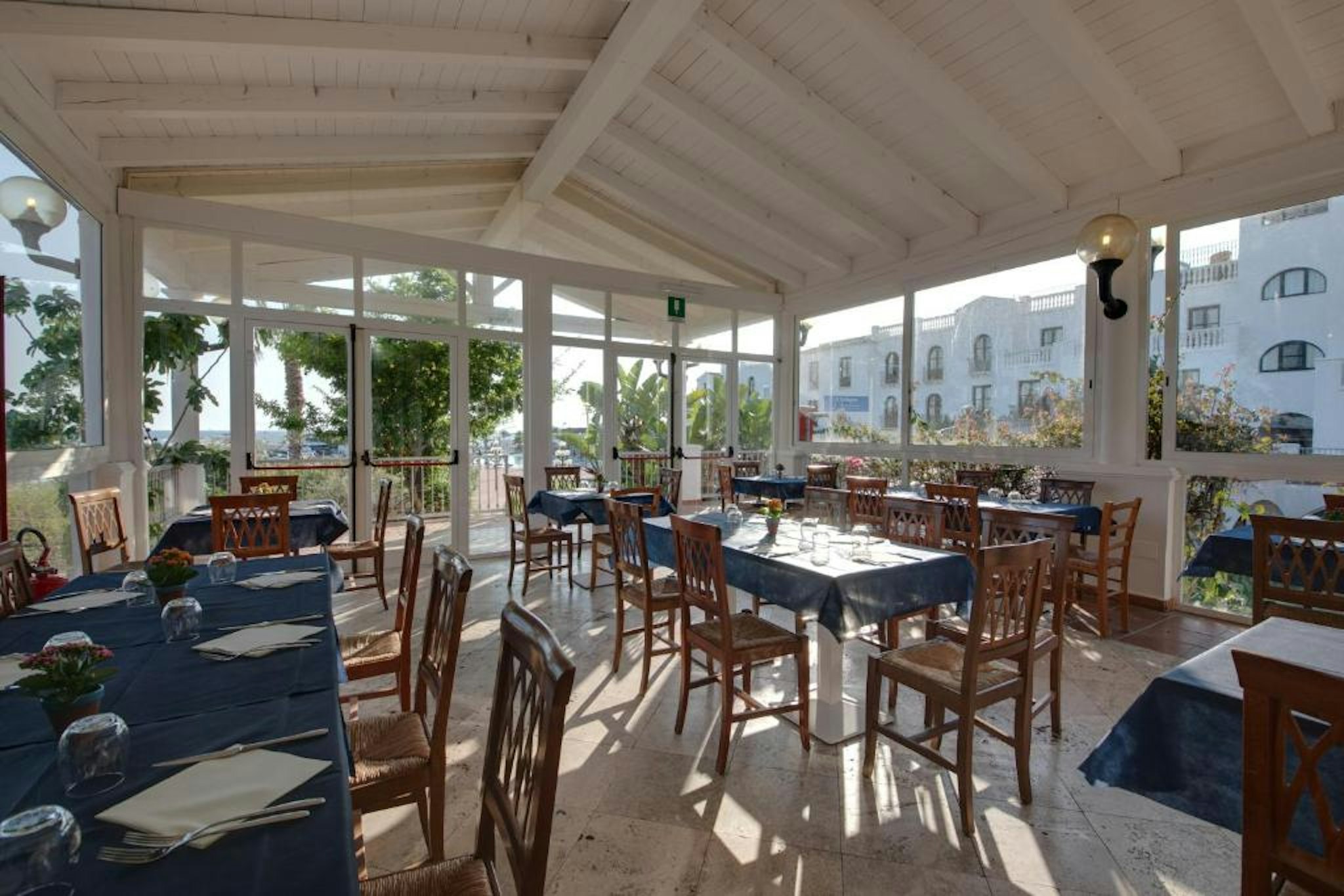 Phi Hotel Sighientu 11/18