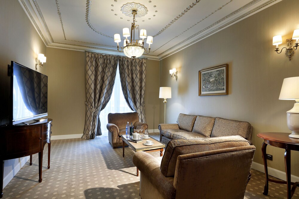 Eurostars Hotel Real 48/76