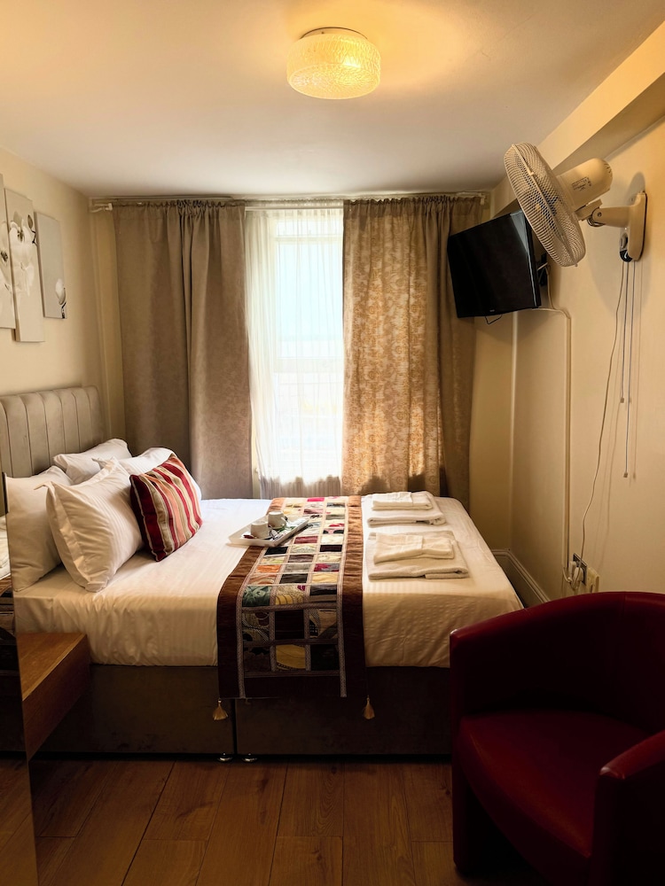 ABC Hyde Park Hotel 30/53
