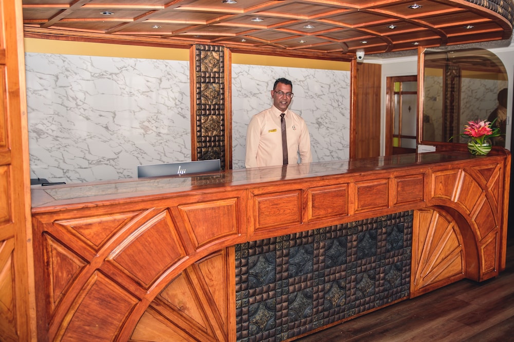 Gold Crest Hotel 6/71