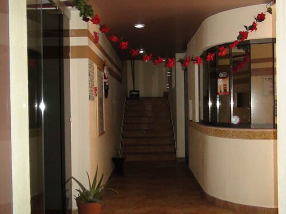 Hotel Villas 7 11/50