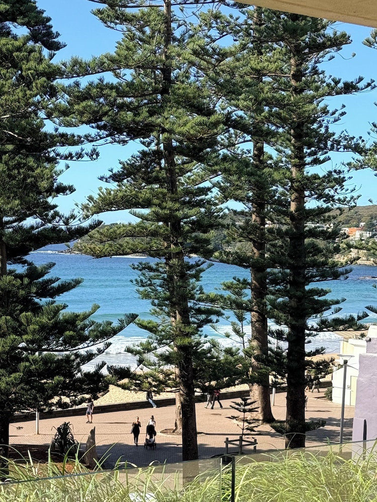 MANLY PARADISE MOTEL AND APARTMENTS 60/66