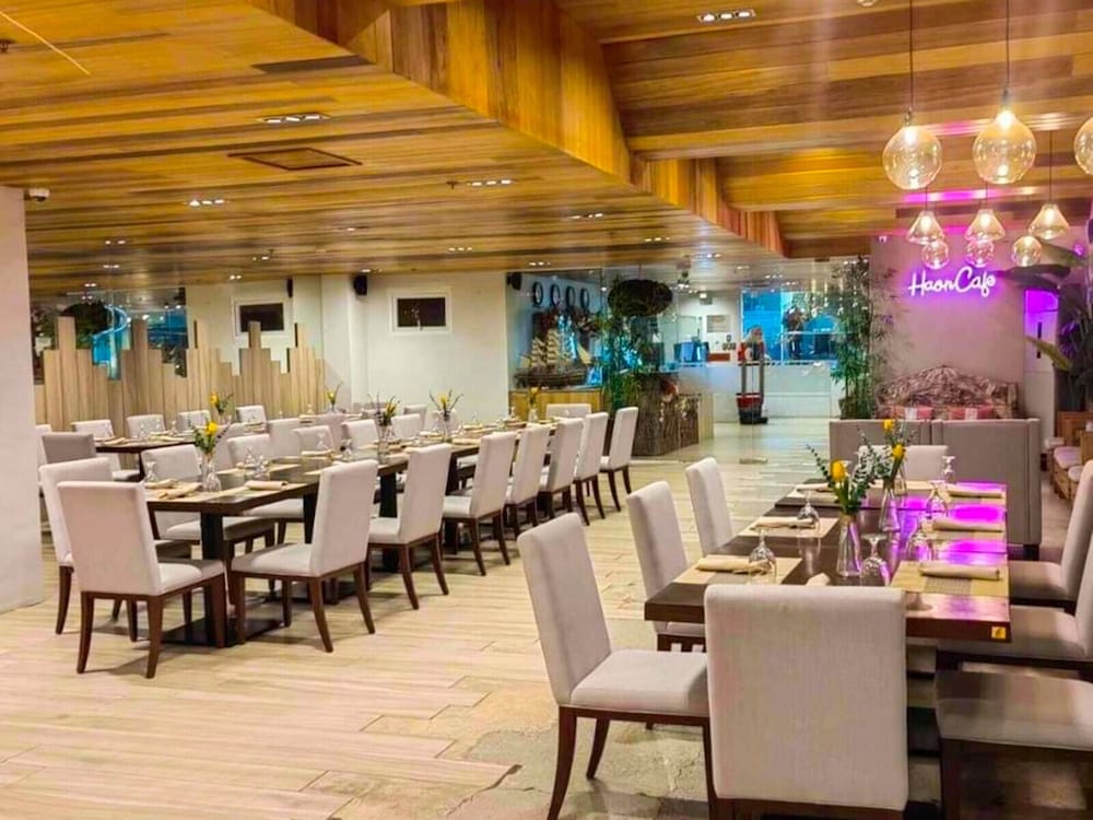 Cebu Uncle Tom's Cabin Hotel 55/66