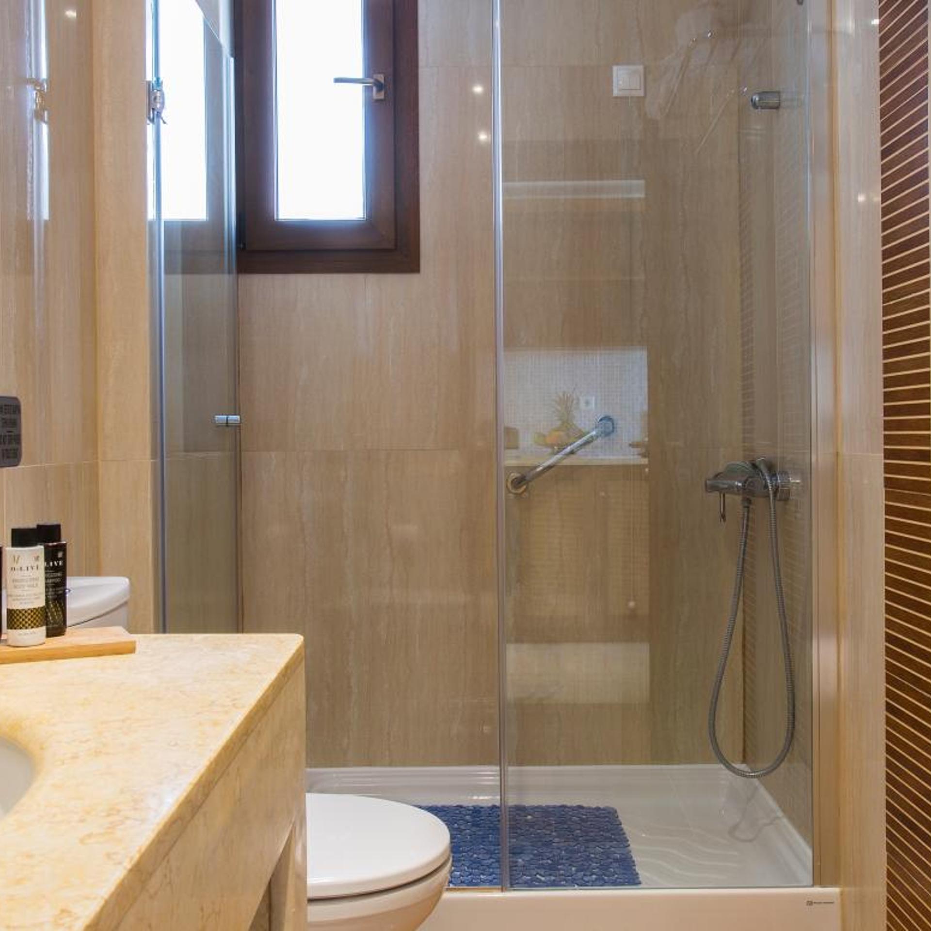 Exclusive, Beach Front, Ground Floor، Olympion Sunset 10/10