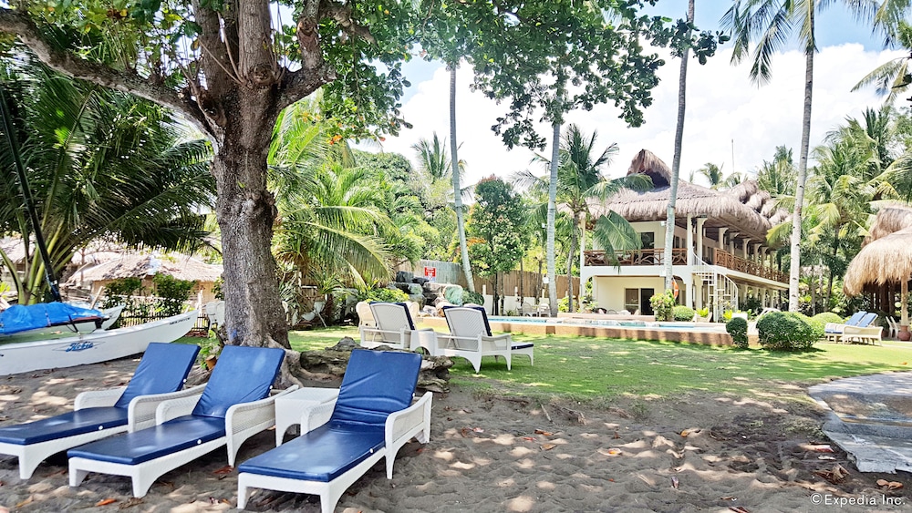 Mikes Dauin Beach Resort 57/70