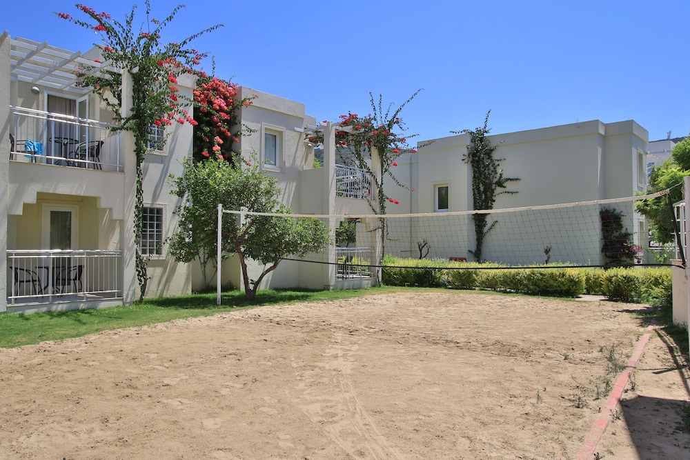 Mandarin Resort Hotel 64/66