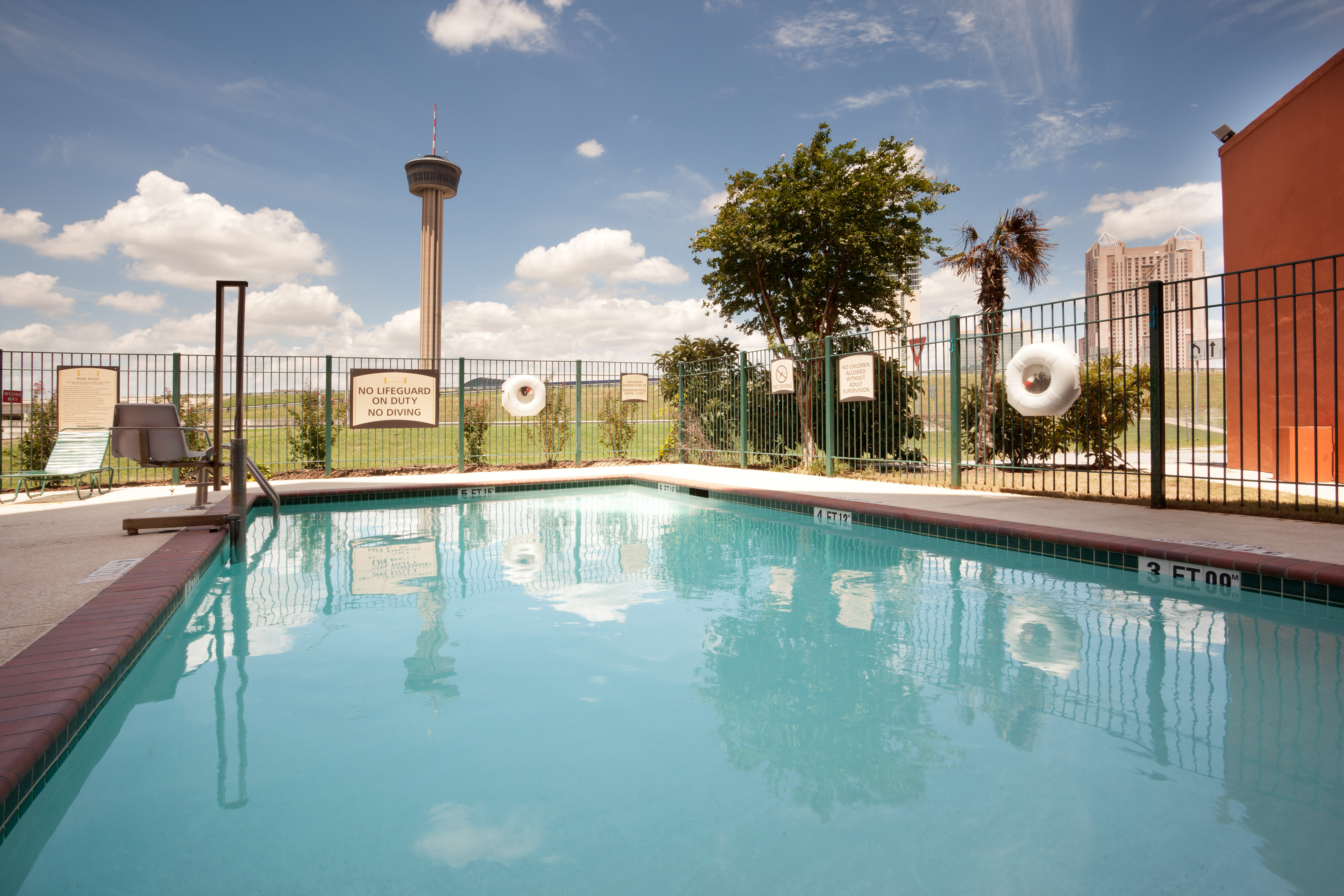 Staybridge Suites San Antonio Downtown Conv Ctr, an IHG Hotel 25/37