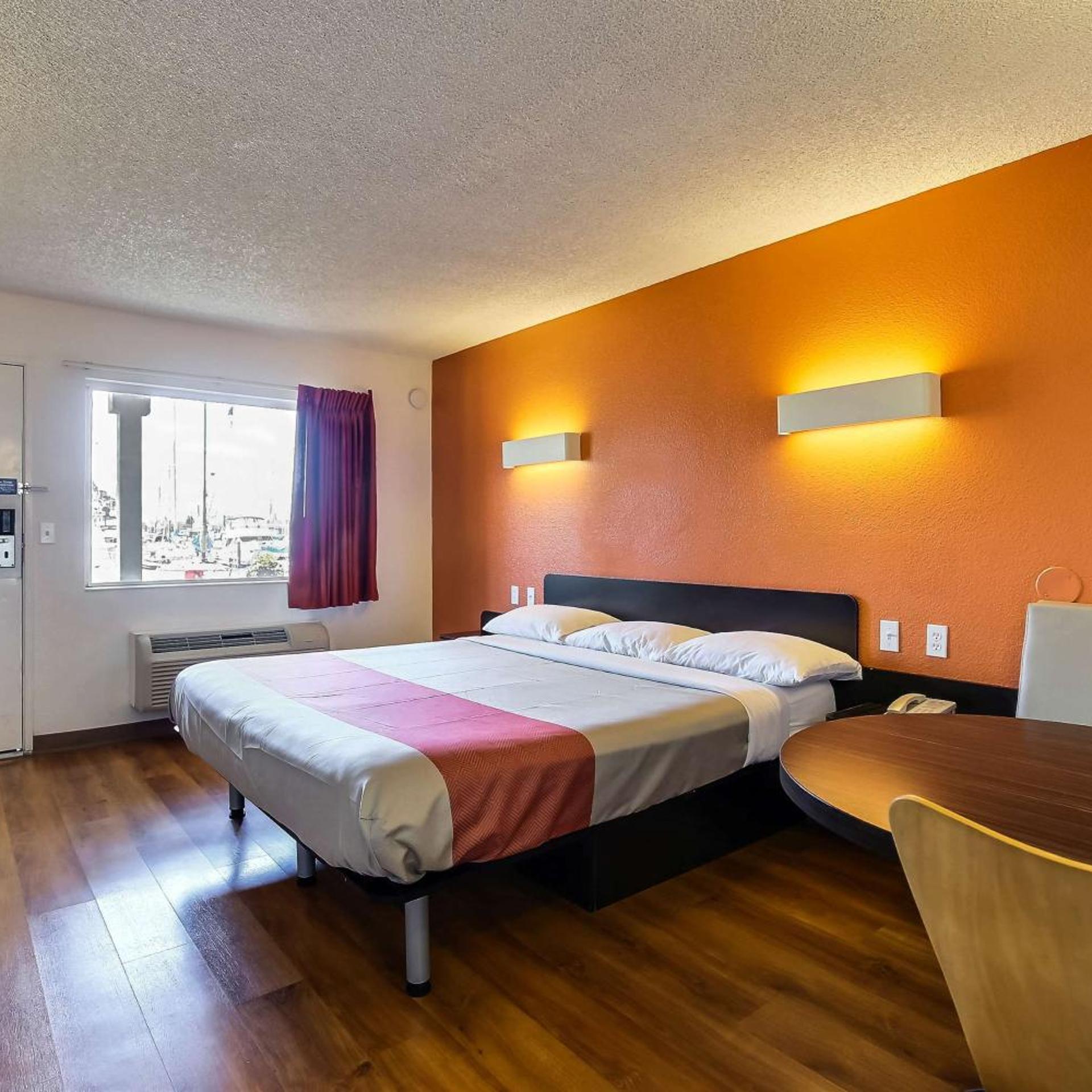 غرفة ديلوكس، Motel6 Oakland, CA - Embarcadero 6/10