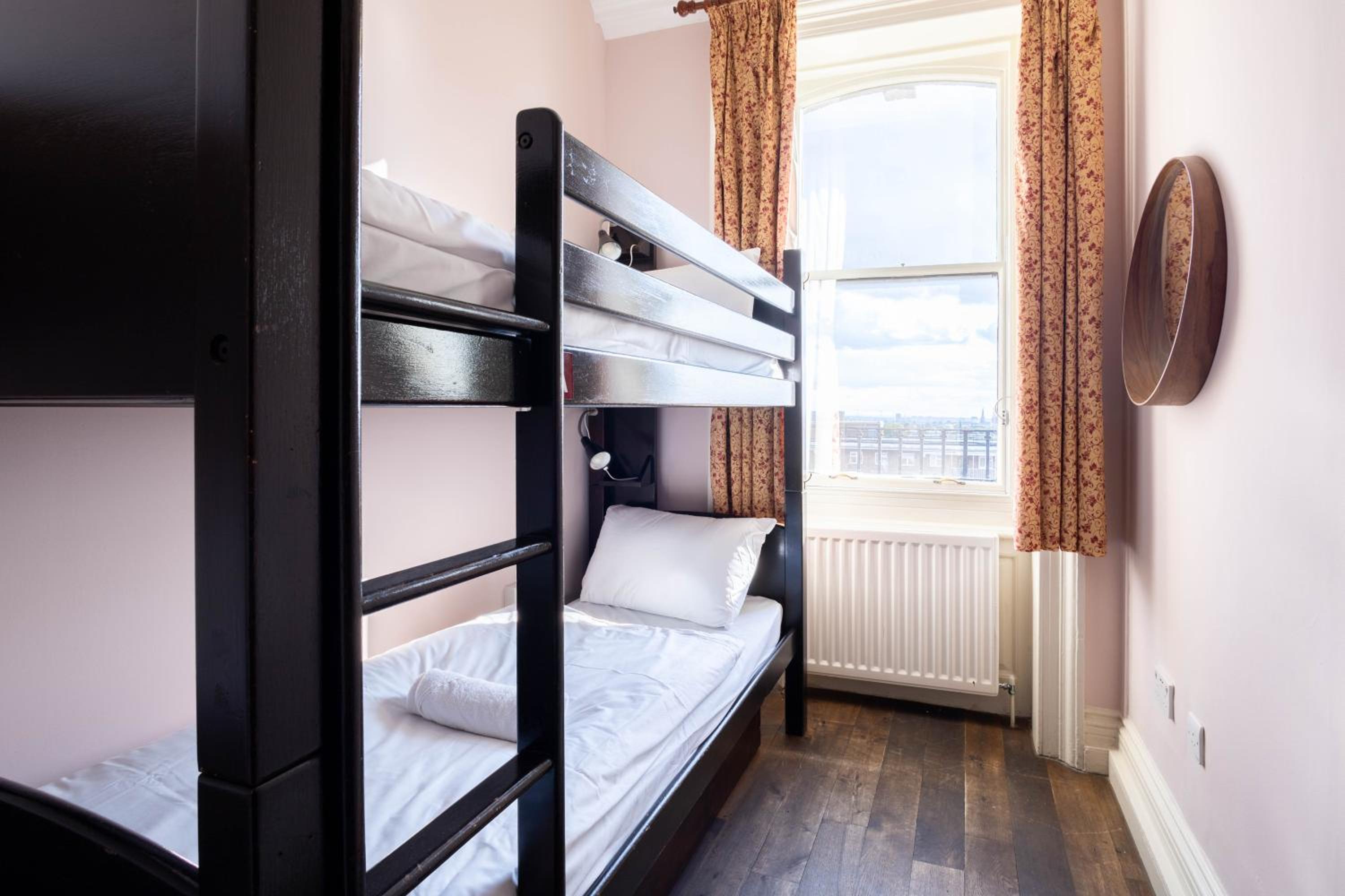 Private, Twin Beds, Shared Bathroom