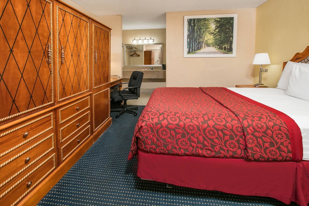 Days Inn by Wyndham McKinney 14/56