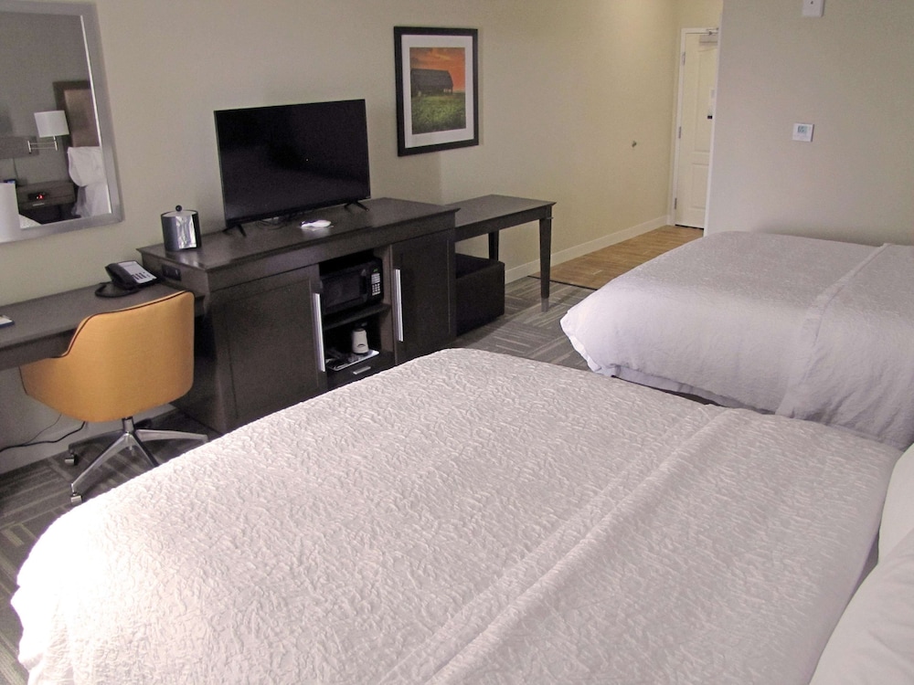 Hampton Inn McPherson KS 18/56