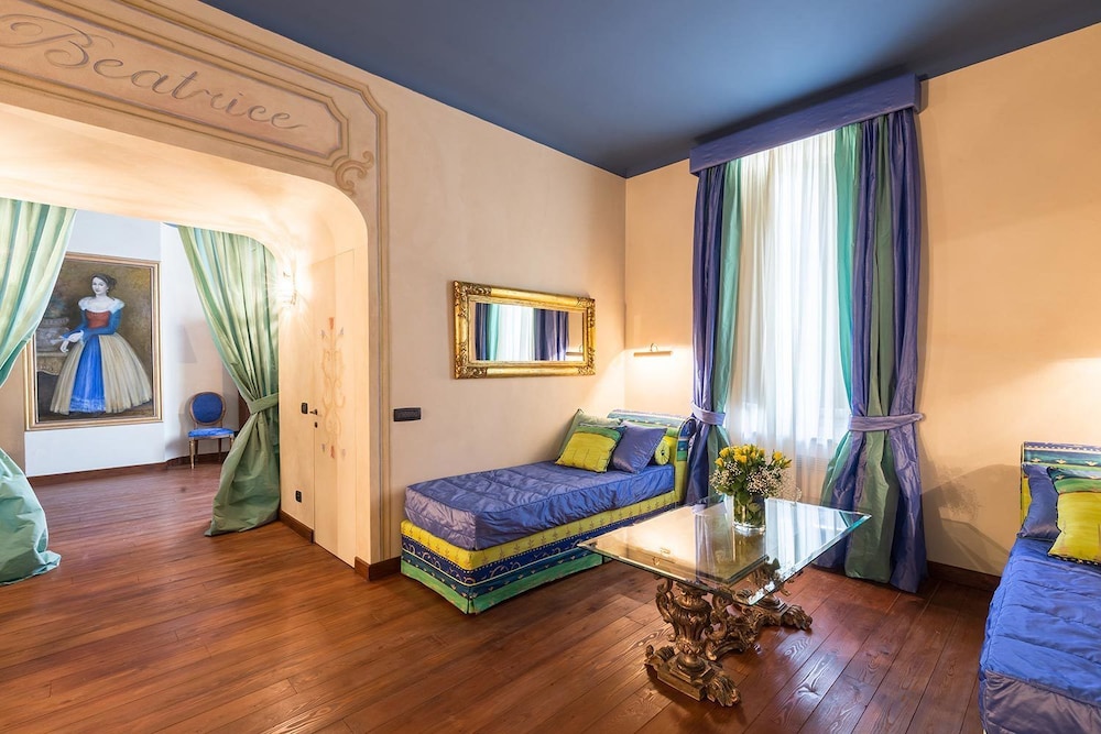 Castello Di Pontebosio Luxury Resort 30/50