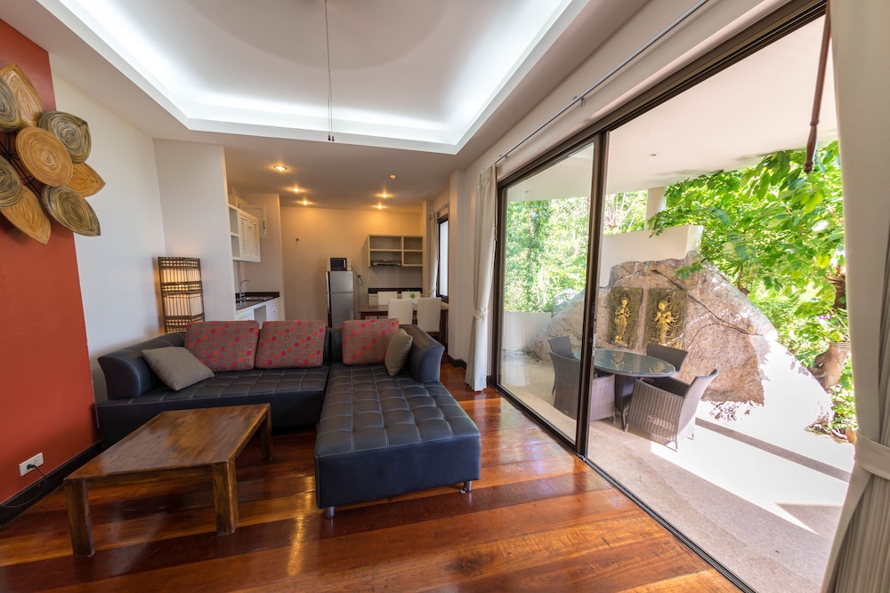 Sunset Hill Boutique Resort 55/77