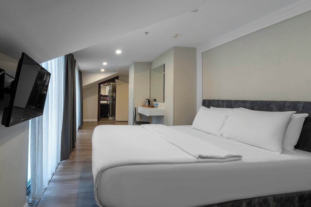 1 BEDROOM, PREMIUM, CITY VIEW, BALCONY
