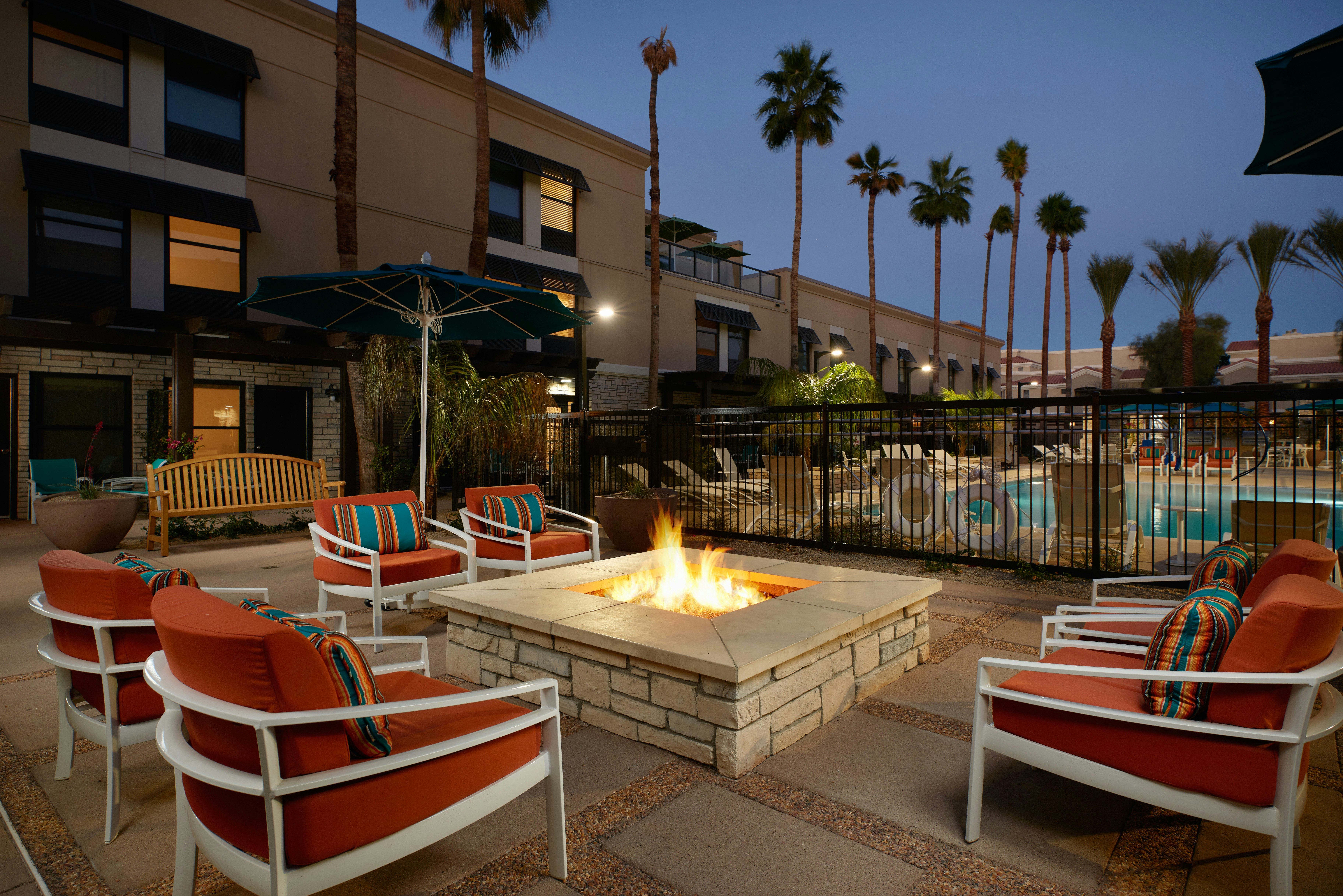 Hampton Inn & Suites Scottsdale On Shea Blvd 18/25