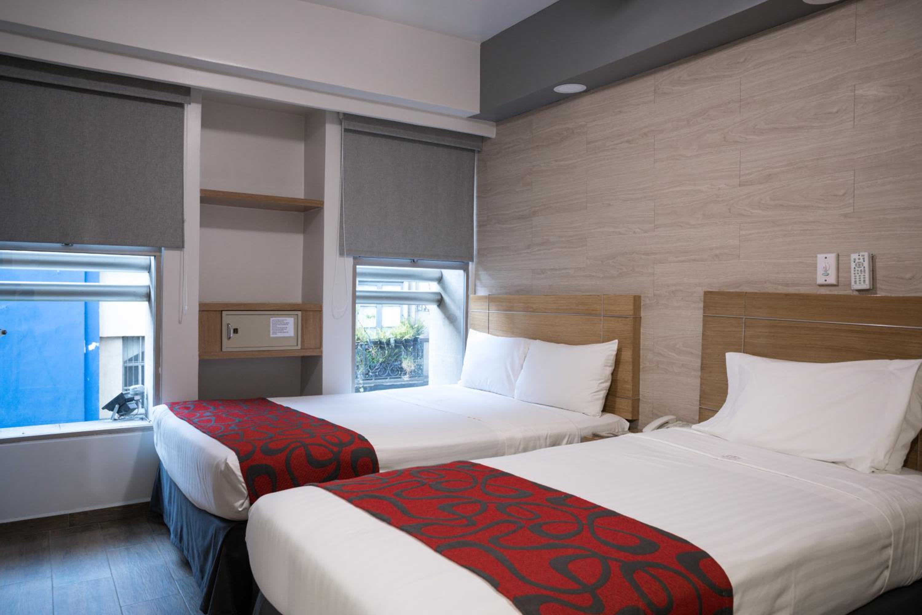 غرفة بسريرين مزدوجين، Hotel Roble 2/8