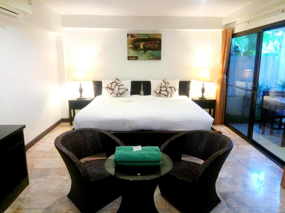 Kamala Beachfront Apartment 42/70