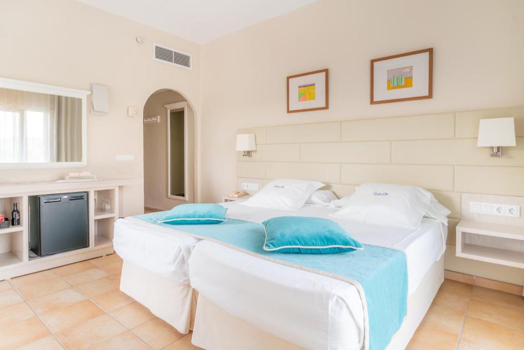 Junior Suite, Lateral Side Sea View, Balcony
