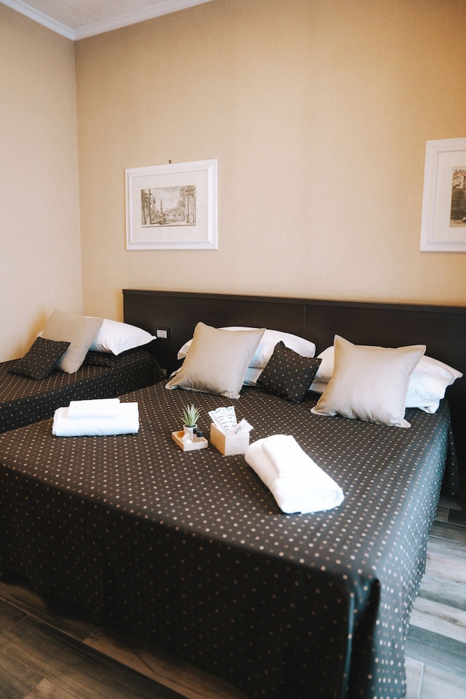 Hotel Latinum 56/57