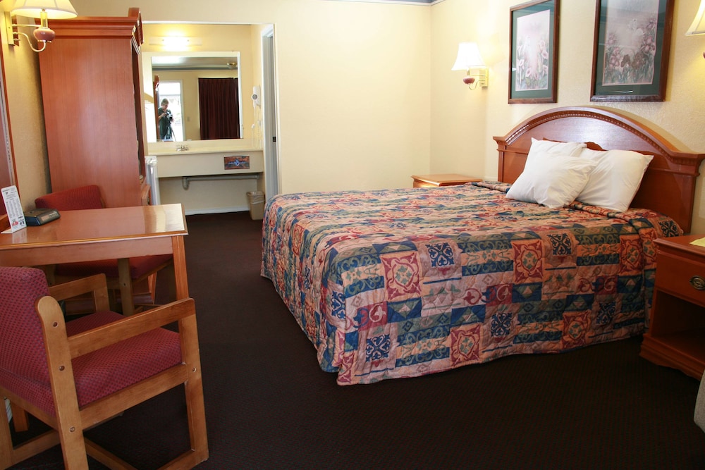 Claremore Motor Inn 22/34