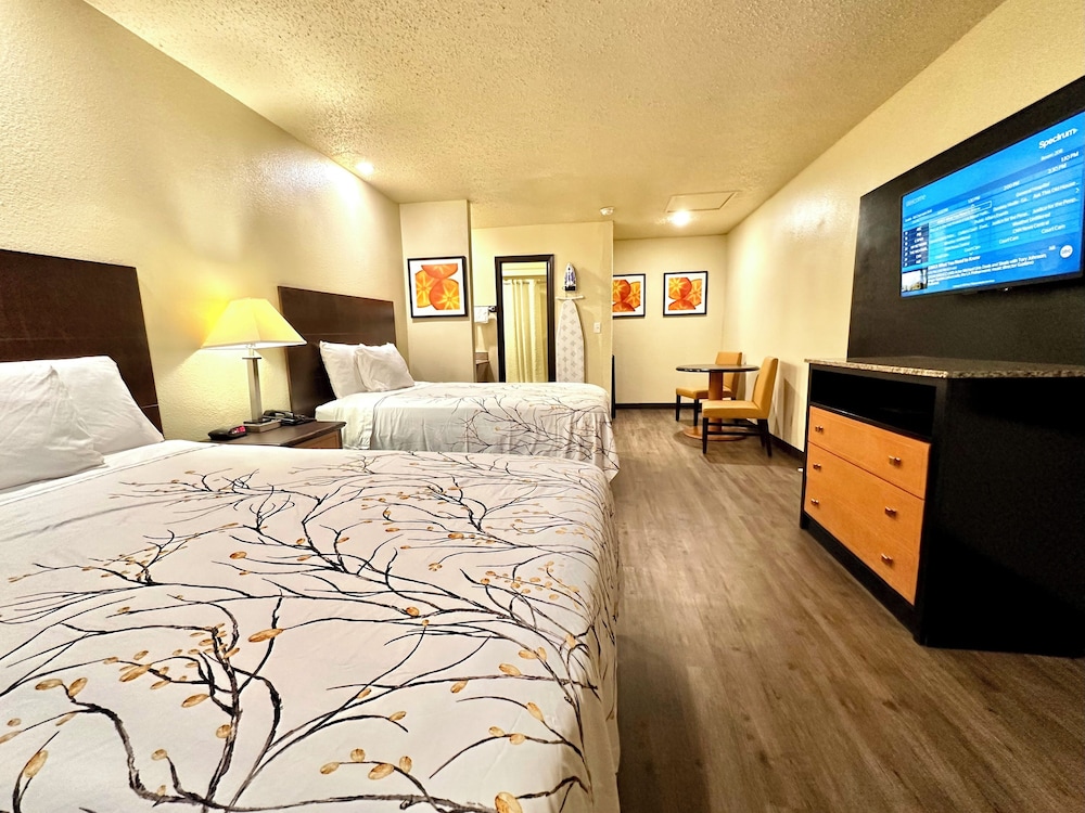 Travelers Inn 32/58