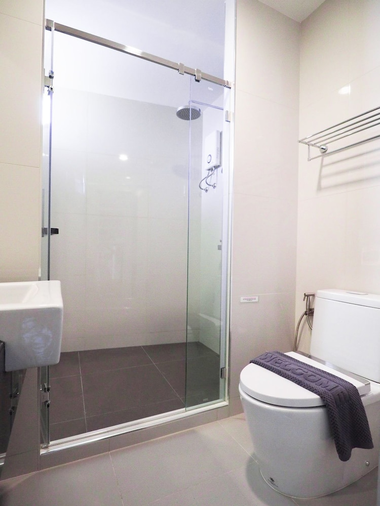 Clover Hotel Hatyai 11/58
